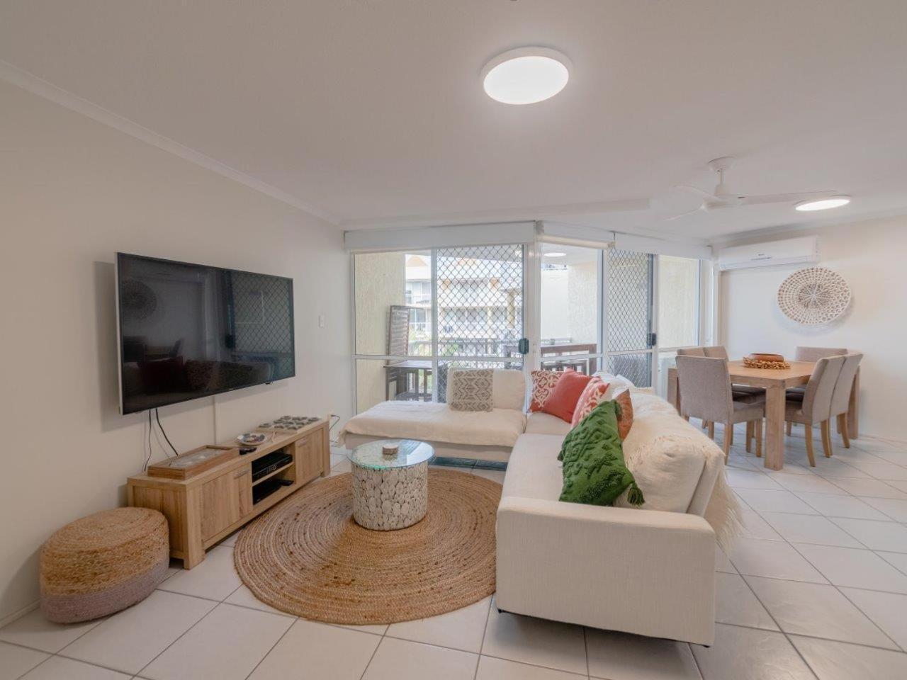 Crystal Beachfront Apartments Gold Coast Exterior photo
