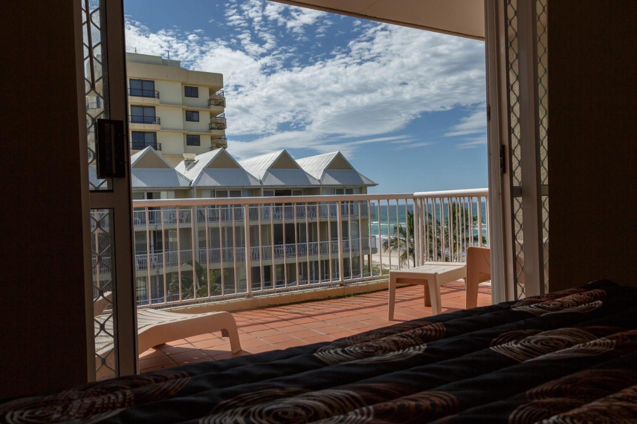 Crystal Beachfront Apartments Gold Coast Exterior photo